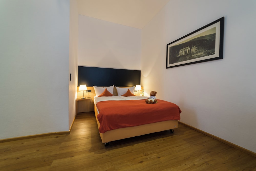 Business, Double Bed