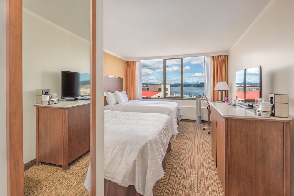 Coast Discovery Inn and Marina 21/50