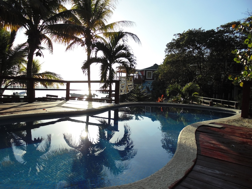 Foster's West Bay Resort 3/69