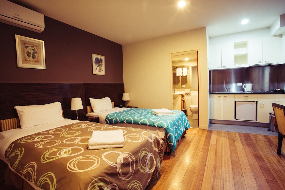 STUDIO, APARTMENT, TWIN BEDS