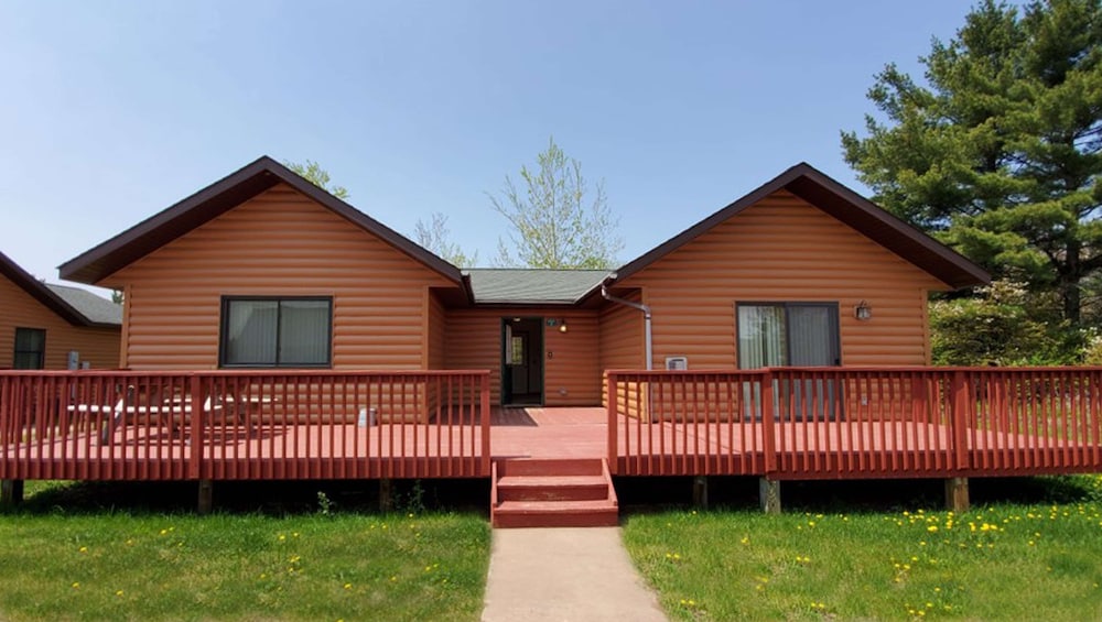 Jasper Ridge Inn Ishpeming 74/75