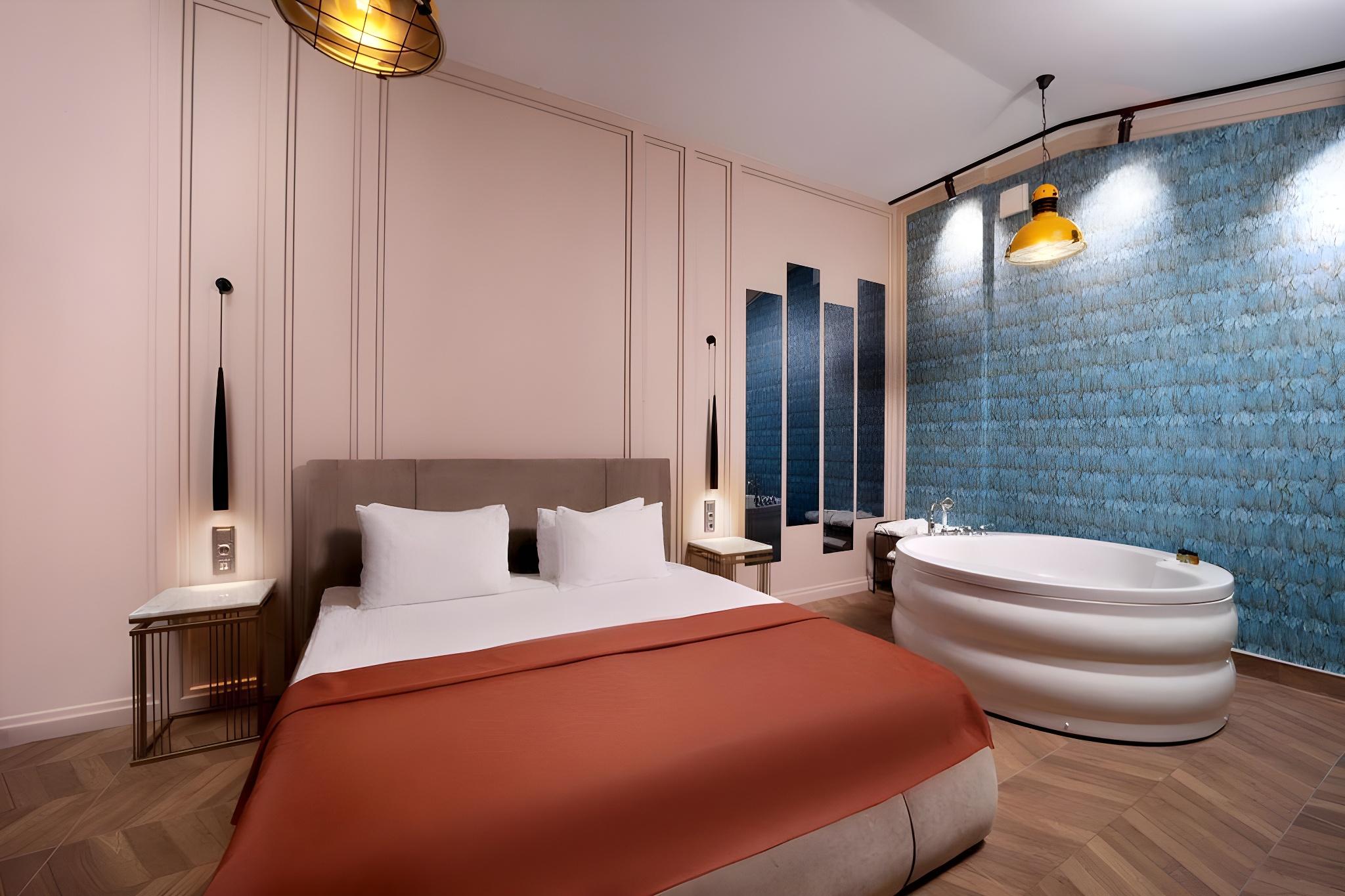 Spa, Suite, King Bed