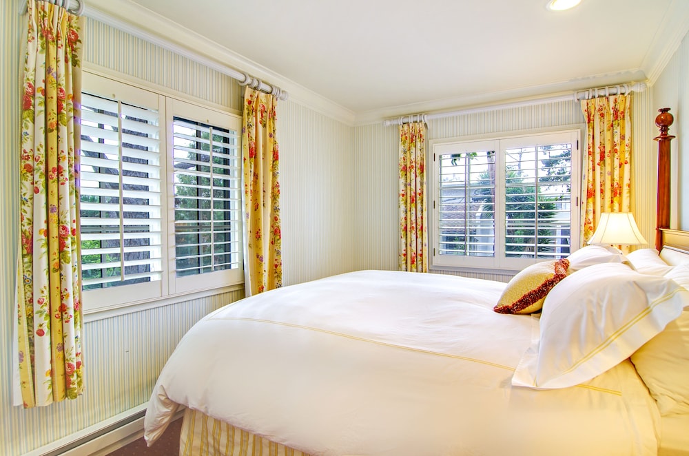 STANDARD, QUEEN BED