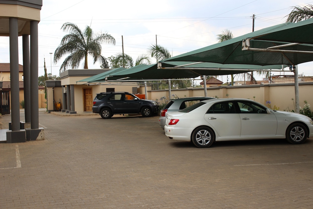 Four Pillars Lodge 20/25