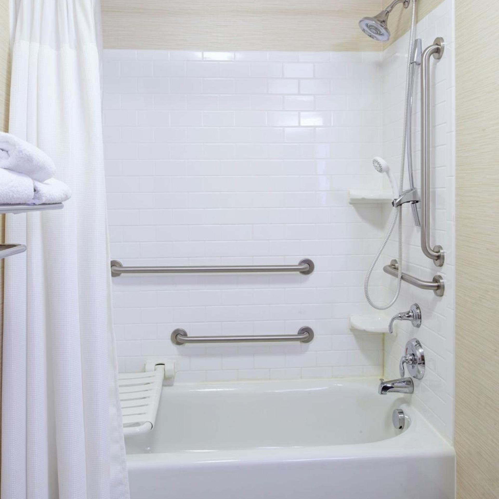 Room, King Bed, Bathtub, Accessible, Fairfield Inn Suites By Marriott New Buffalo 4/5