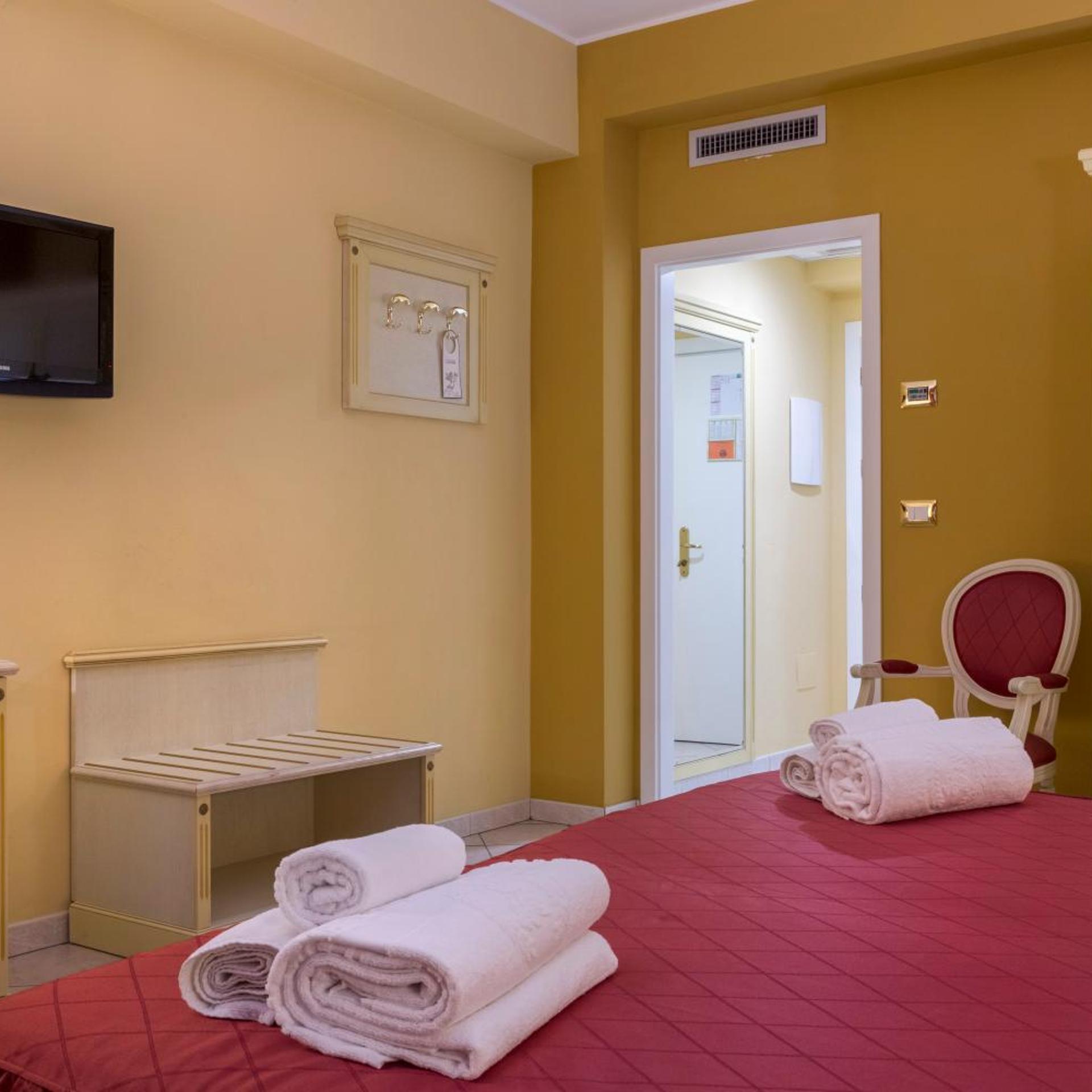 Deluxe, Double Bed