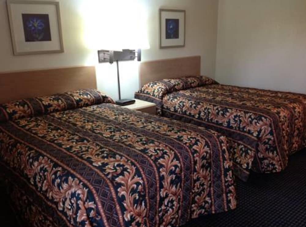Chandler Inn 8/29