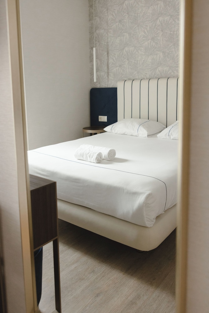 M'Ar De Ar Auria Hotel 13/47