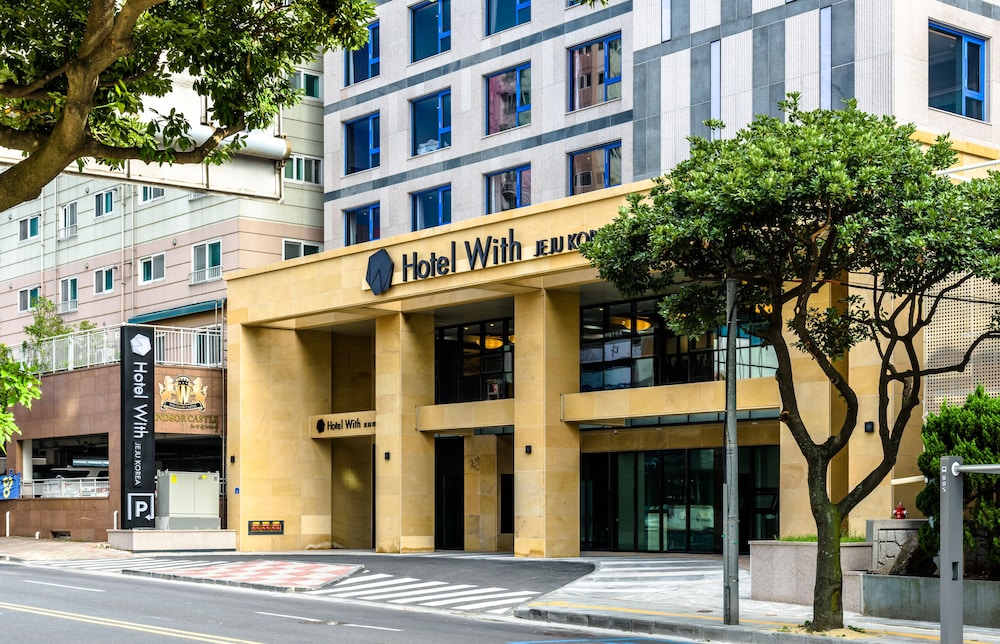 Hotel With Jeju 42/43