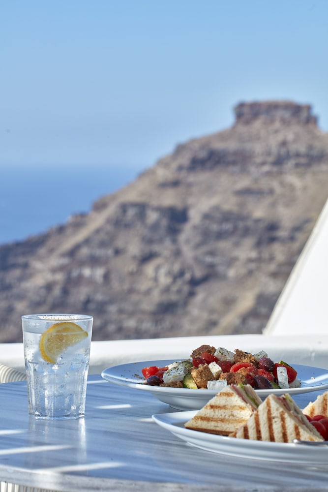 Cliff Side Suites Hotel 29/62