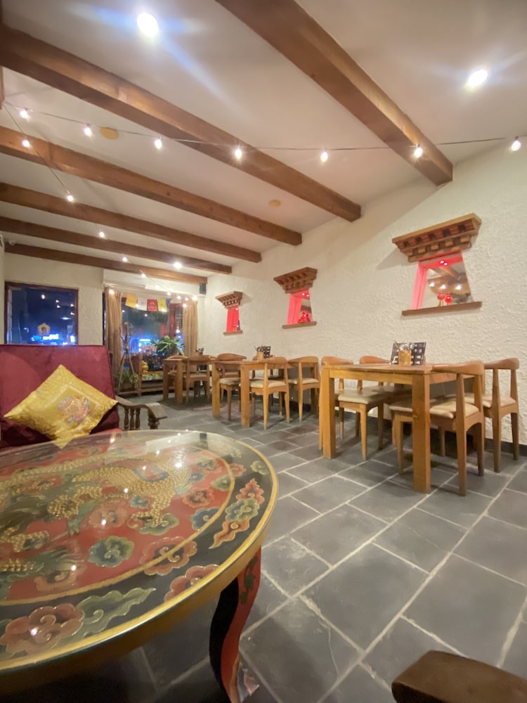 Three Jewels Boutique Hotel 58/74