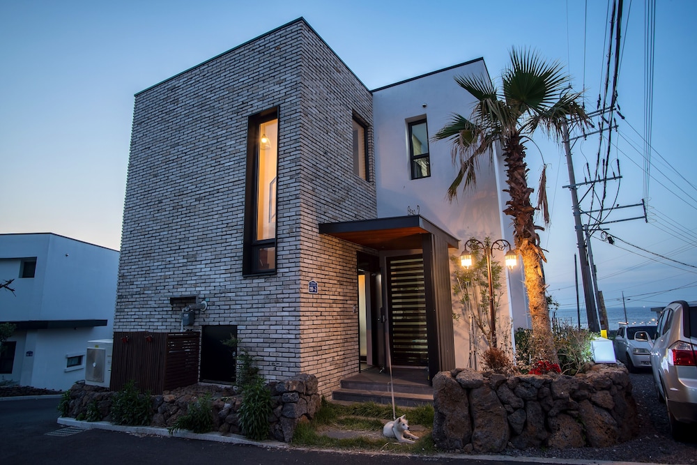 Aewol Bada House 2/50