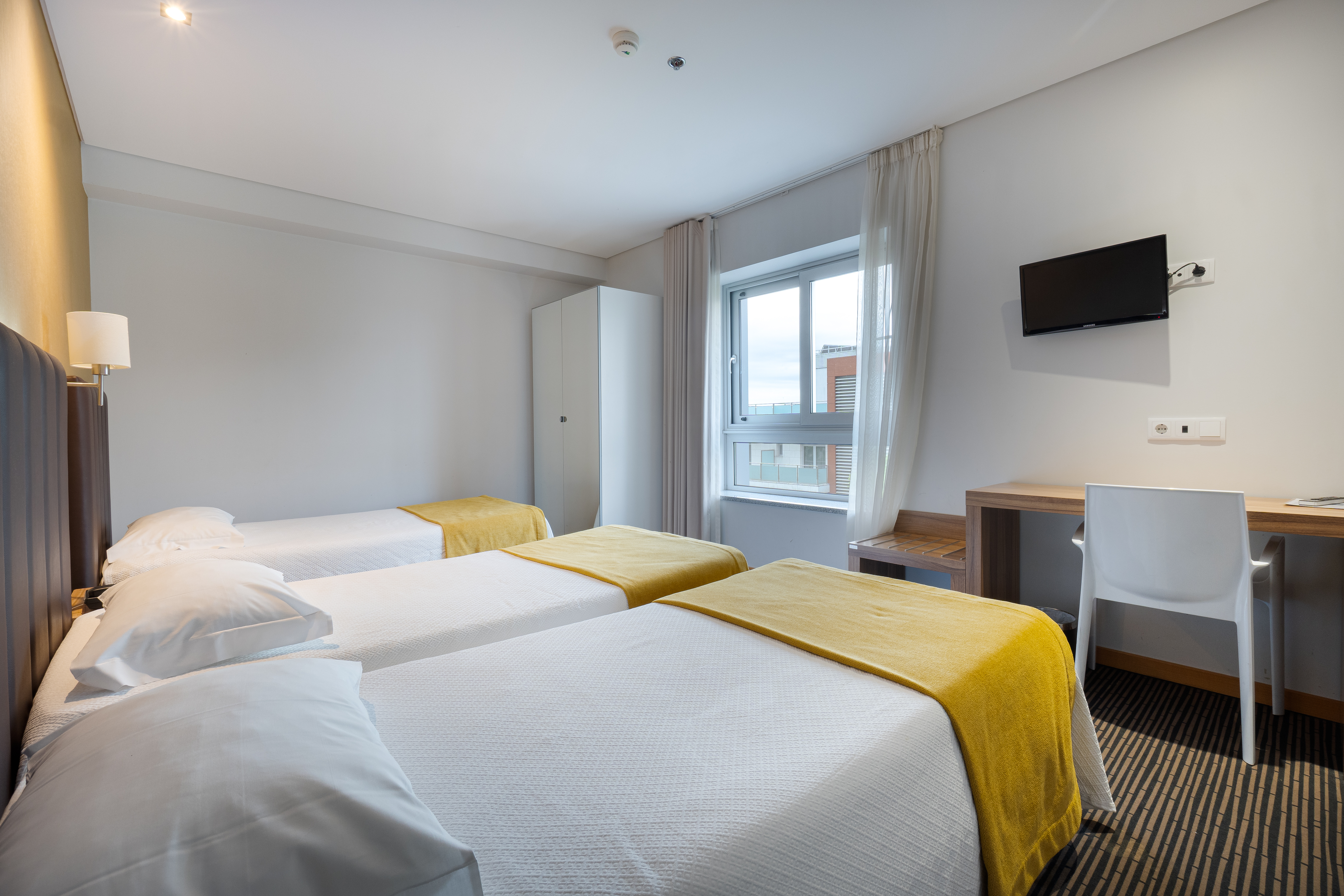 Room, Triple