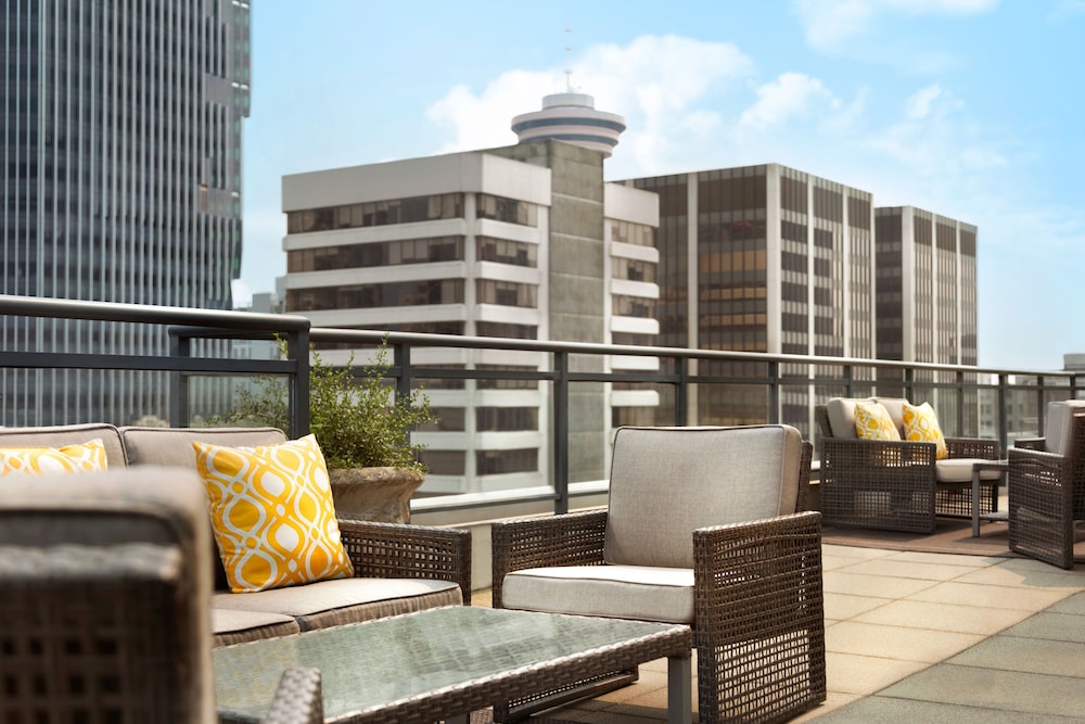 Executive Le Soleil Hotel 7/63