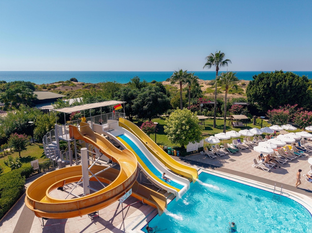 Side Star Resort 44/50