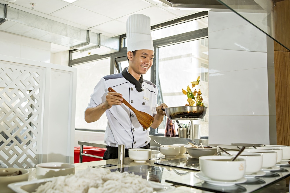 Paris Deli Danang Beach Hotel 10/80