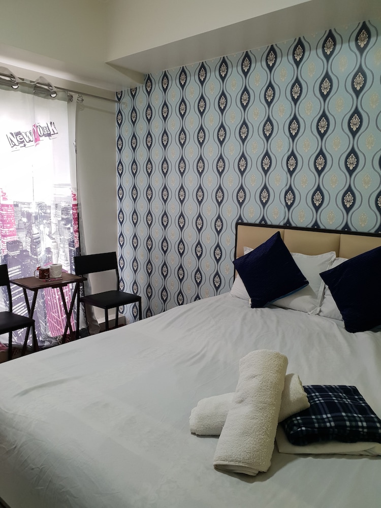 1 BEDROOM, CONDO, STANDARD, GARDEN VIEW