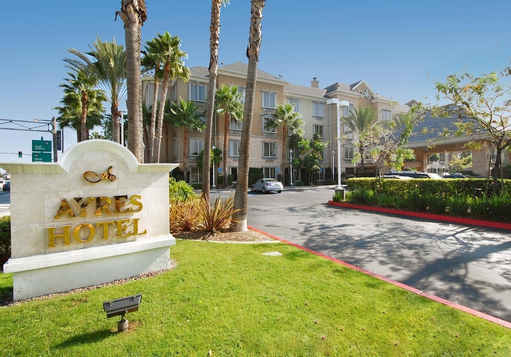 Ayres Hotel Anaheim 3/37
