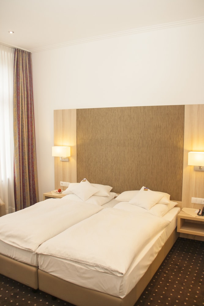 COMFORT, DOUBLE BED