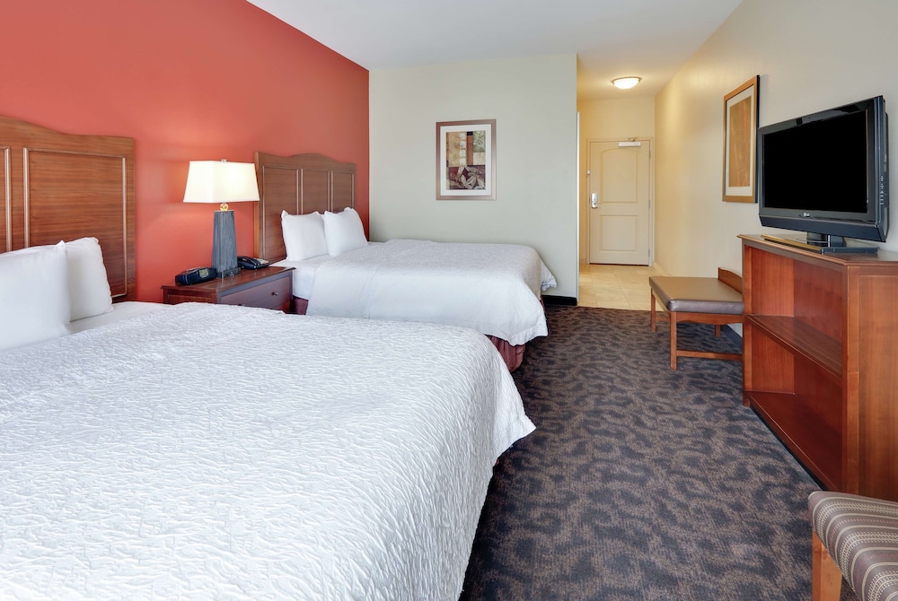 Hampton Inn and Suites Fort Worth/Forest Hill 19/46