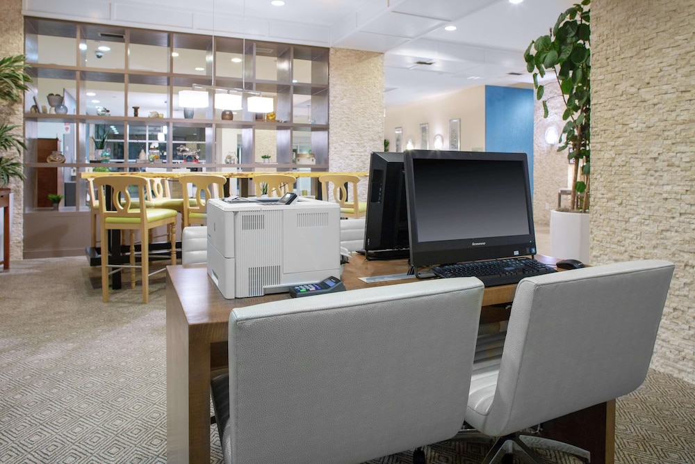 Doubletree By Hilton Hotel Biloxi 50/61