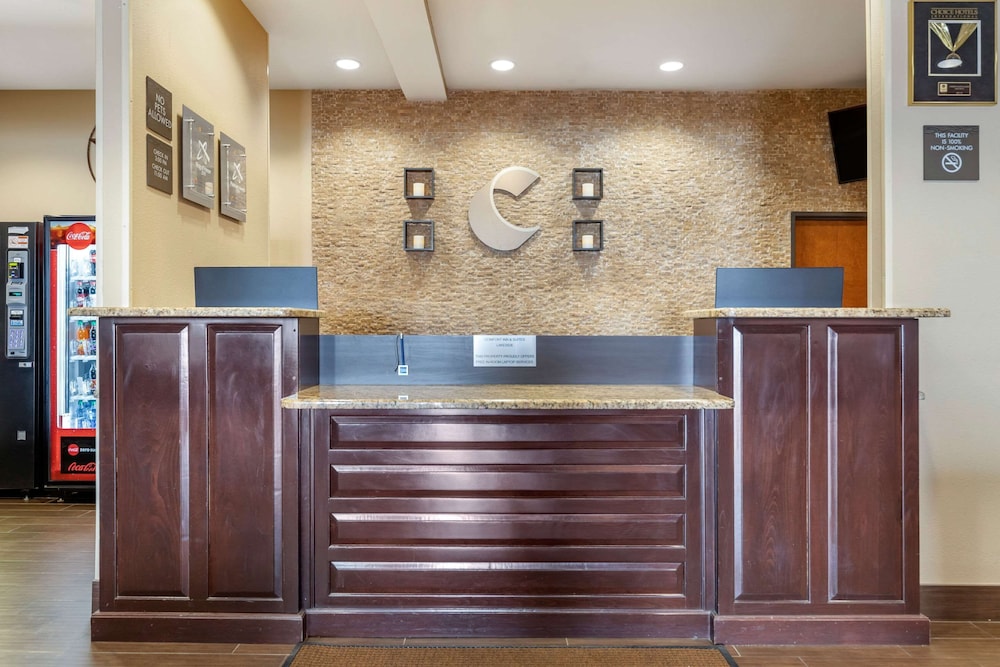 Comfort Inn Suites Lakeside 4/37