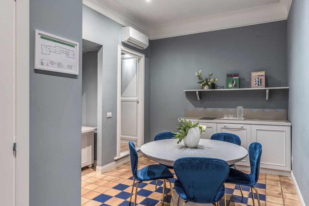Townhouse Condotti 29 30/53