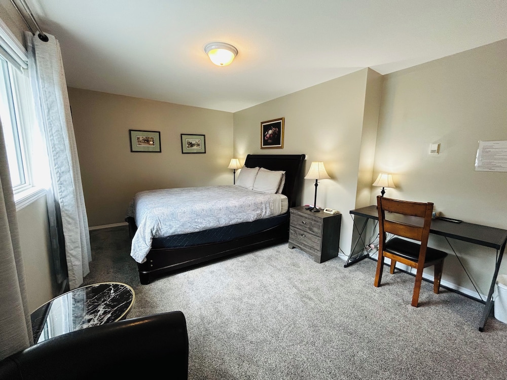 Midnight Sun Inn 12/47