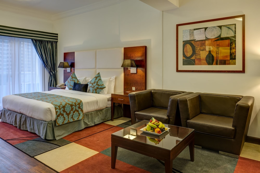 Golden Sands Hotel and Residences 26/71