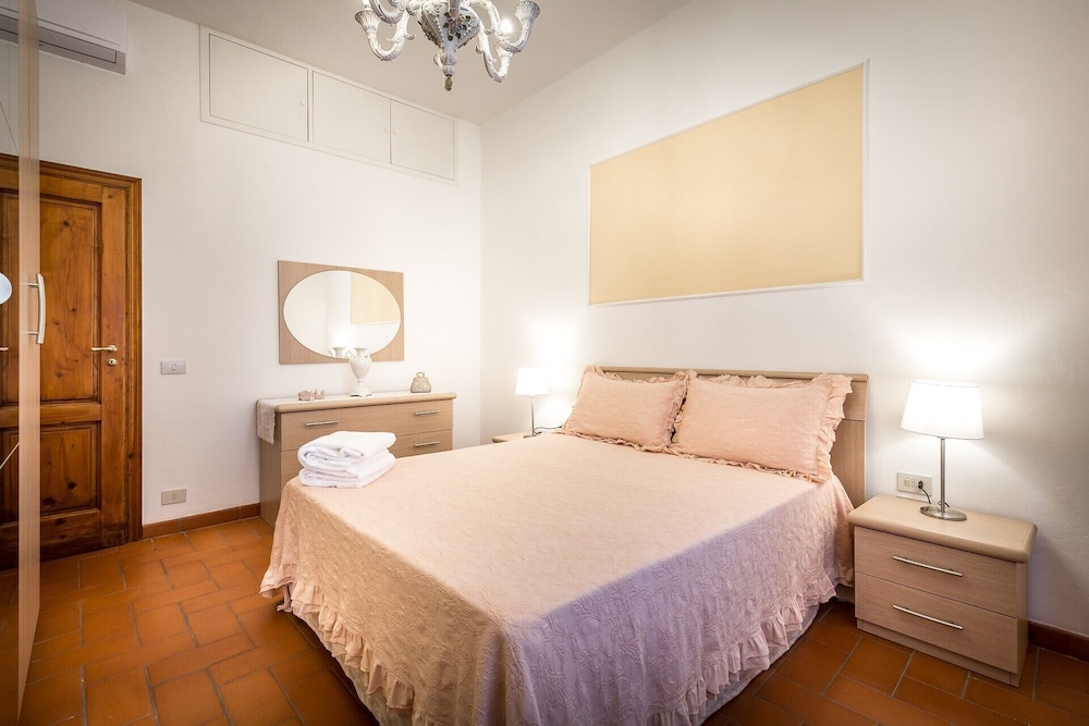 Classic Tuscany Apartment B 5/19
