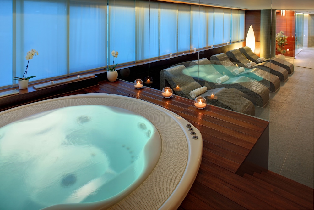 swimming pool spa