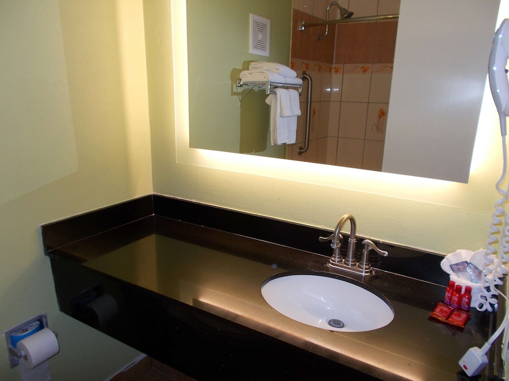 SureStay Plus Hotel by Best Western St Marys Cumberland 19/37
