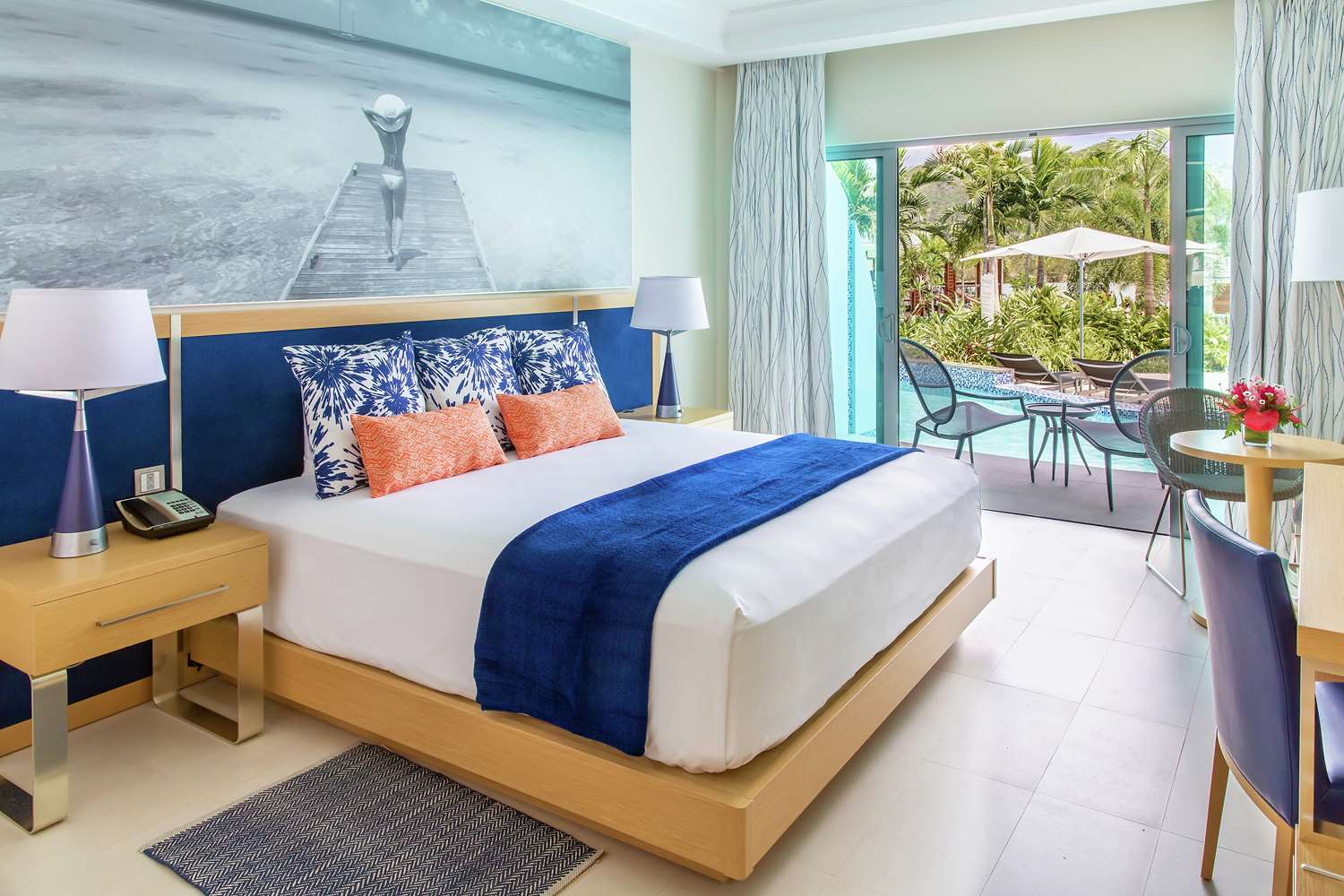 Room, King Bed, Swim Up Pool