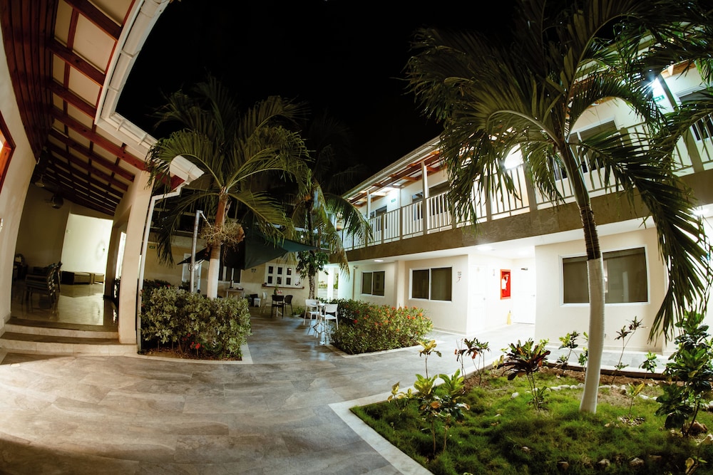 Hotel Isla Bonita 55/59