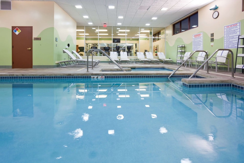 Sonesta Milwaukee West Wauwatosa 12/74