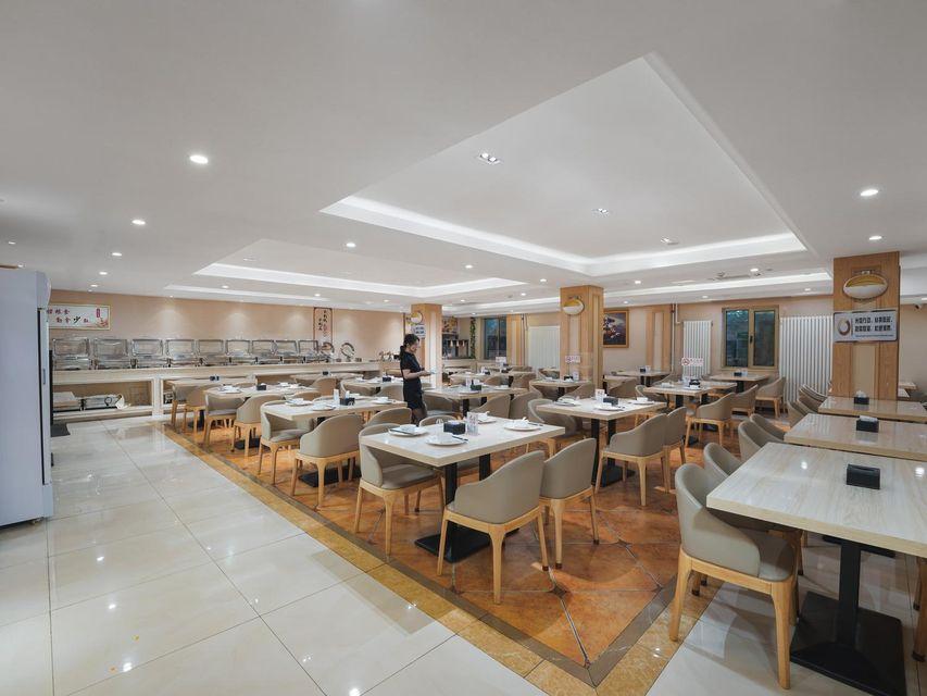 Vienna International Hotel (Beijing Qingyuan Road Metro Station) 24/33