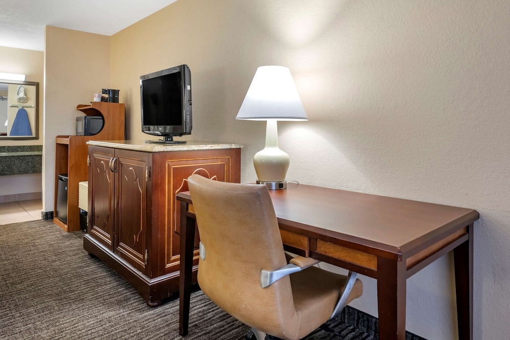 Quality Inn Kennedy Space Center 39/47