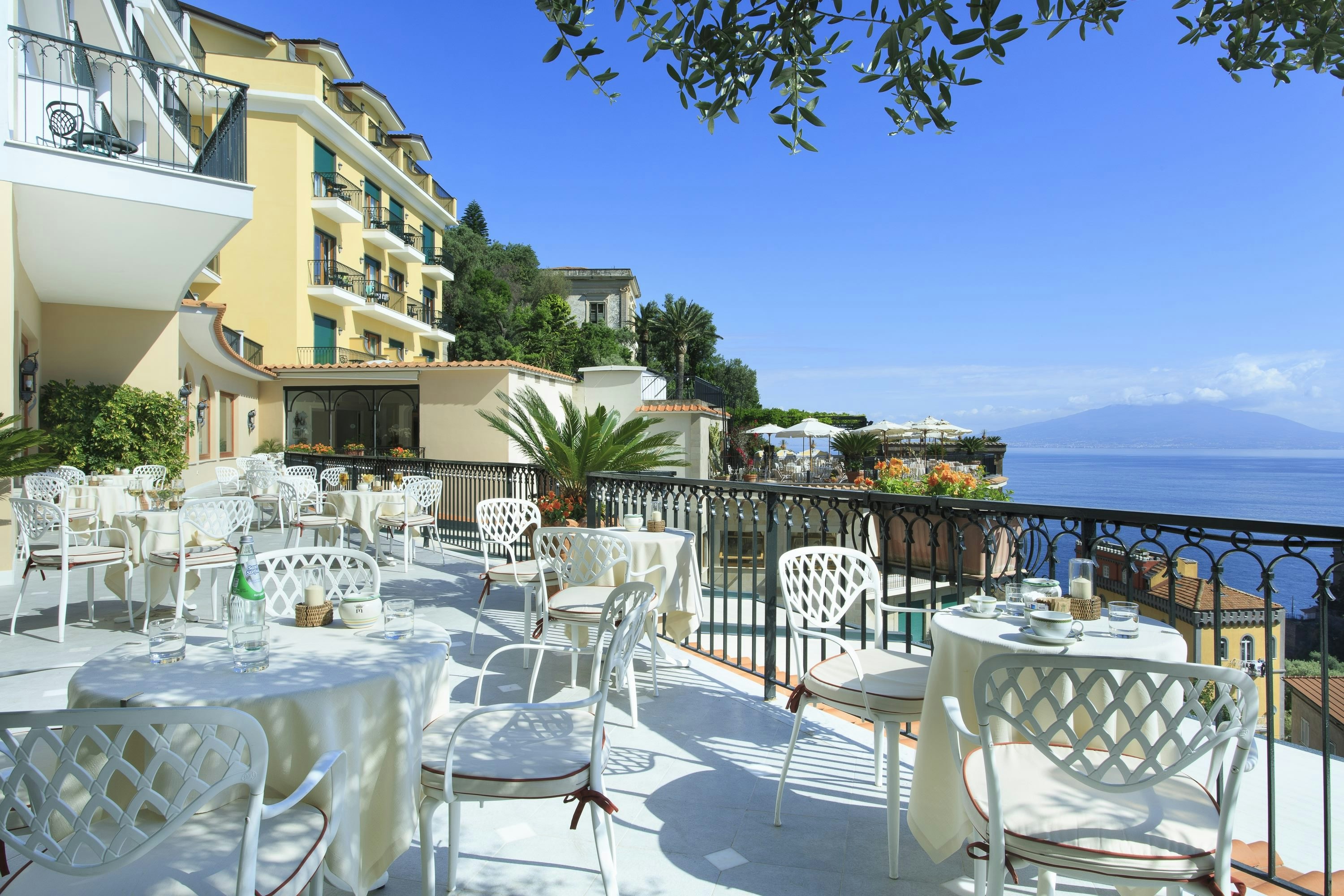 Grand Hotel Capodimonte 59/65