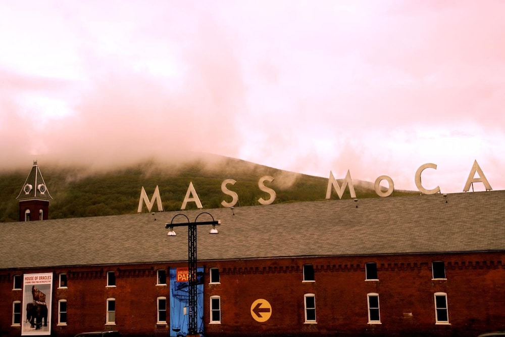 The Porches Inn At Mass Moca 69/74