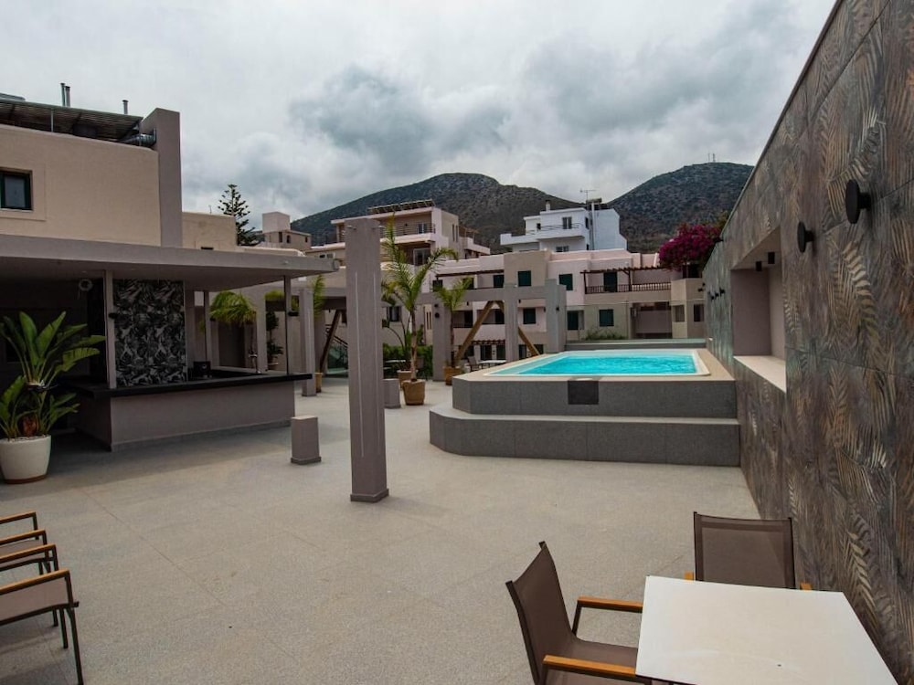 Elmi Suites 48/55