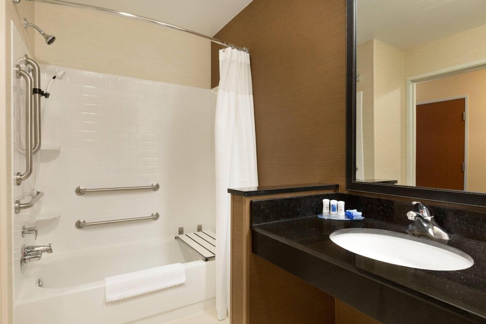 جناح بسرير كينج مع أريكة، Country Inn & Suites by Radisson, Bismarck-Mandan 4/7