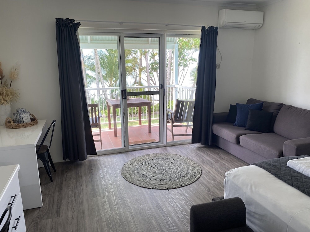 Dolphin Heads Resort 50/72