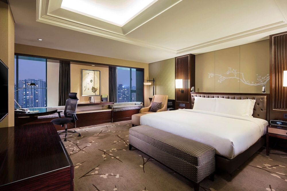 Room at DOUBLETREE CHONGQING NORTH, CHONGQING