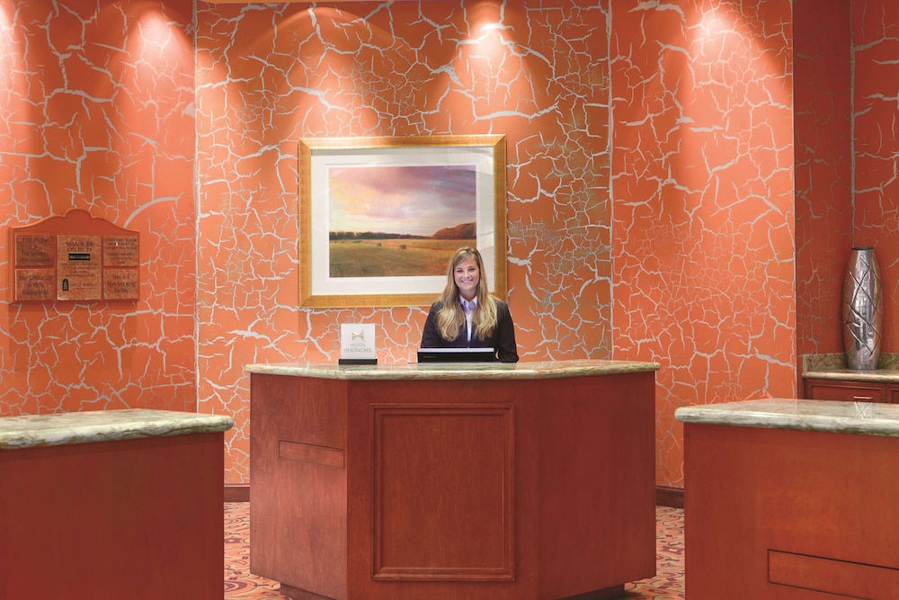 Embassy Suites By Hilton E Peoria Riverfront Conf Center 24/60