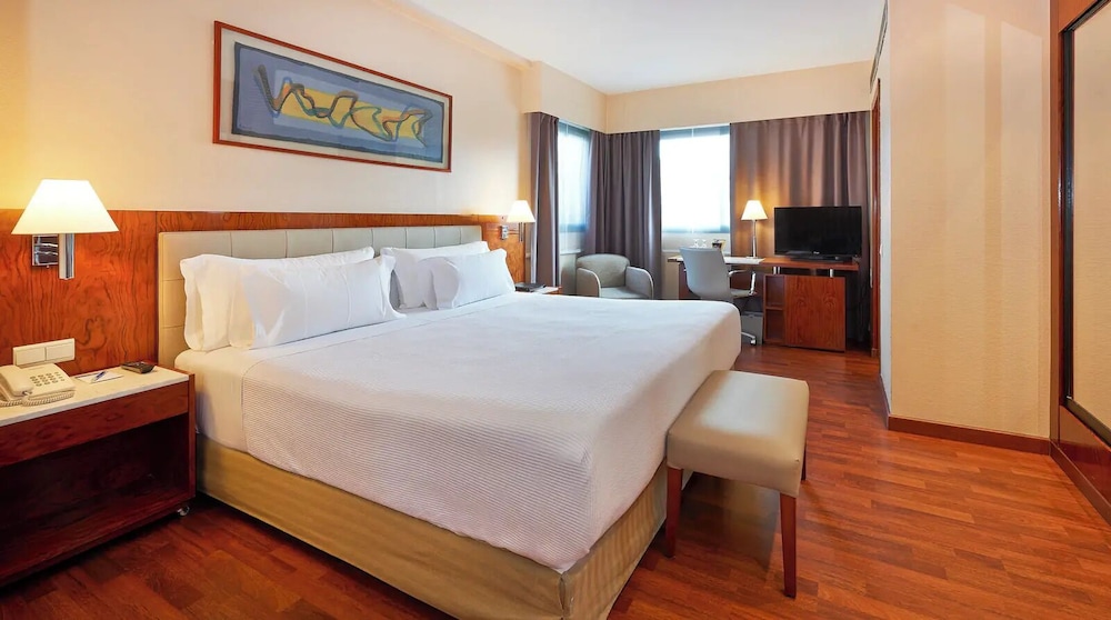 SUPERIOR, DOUBLE BED, CITY VIEW