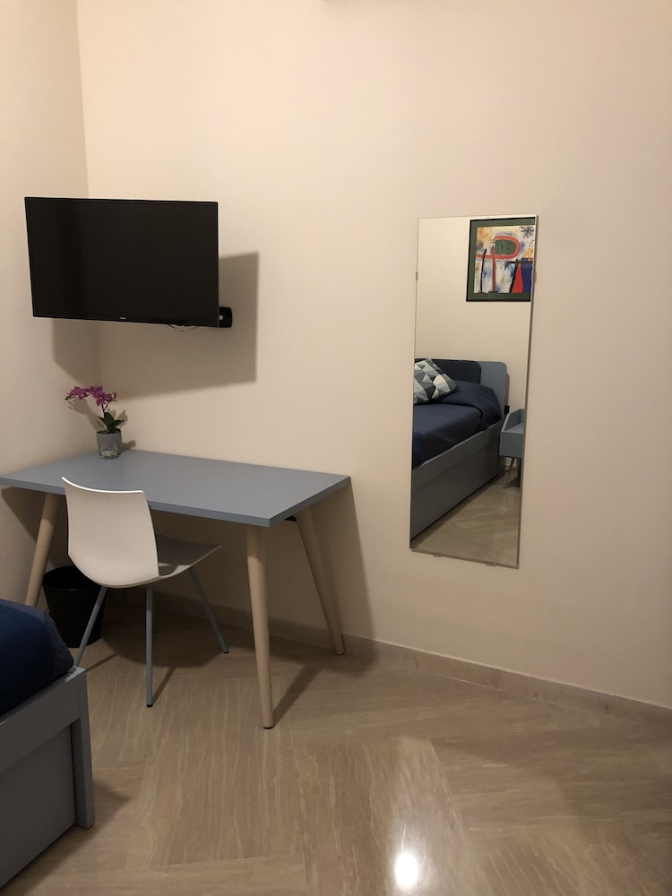 Napoli City Inn B&B 24/31