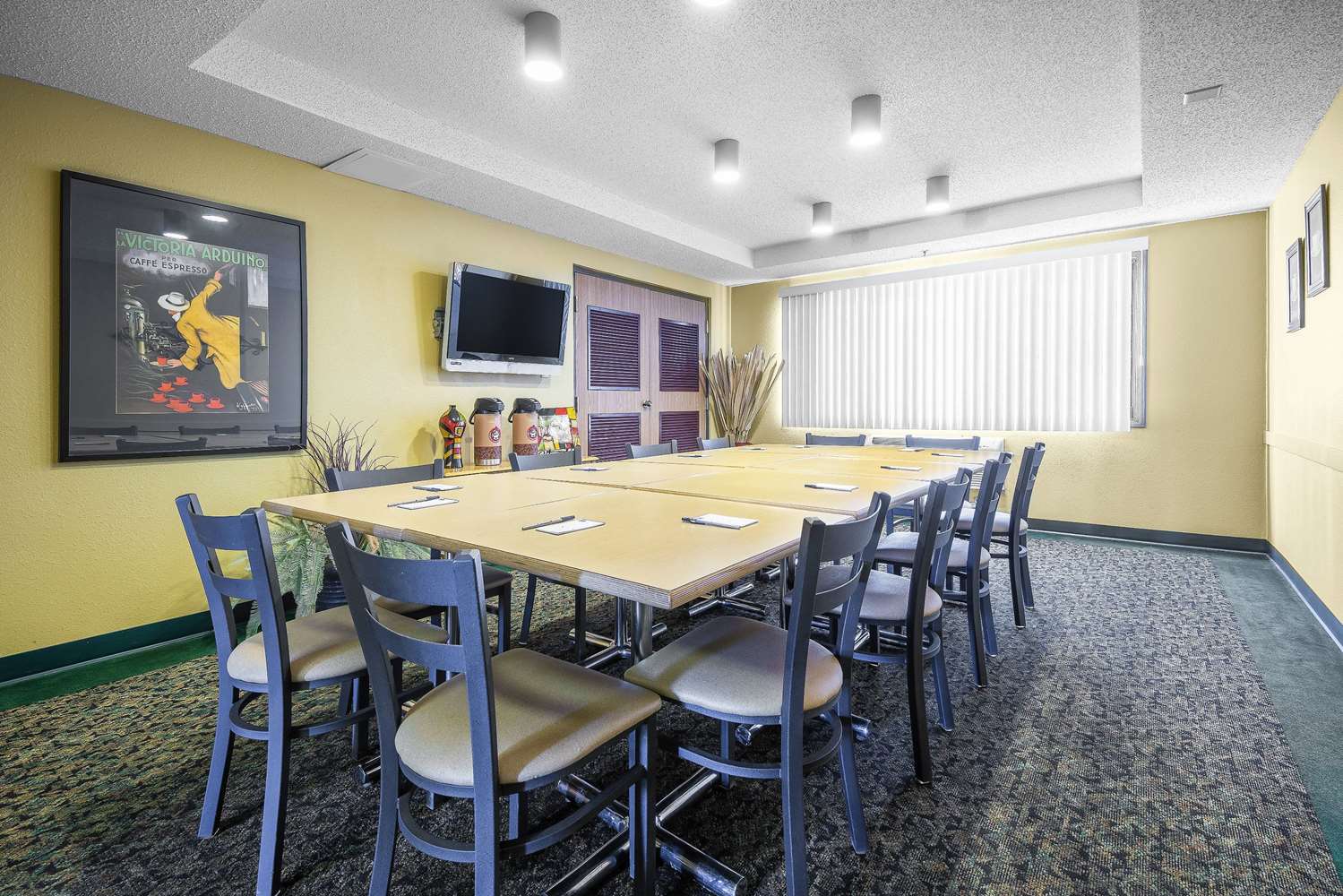 AmericInn by Wyndham Sioux Falls 35/38