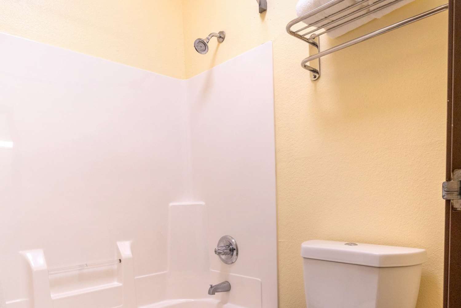 Super 8 By Wyndham Big Rapids 25/29
