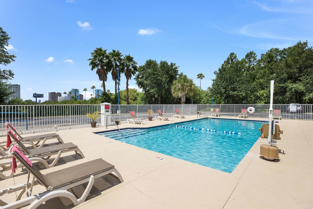 Motel6 Orlando, FL - International Dr 32/39