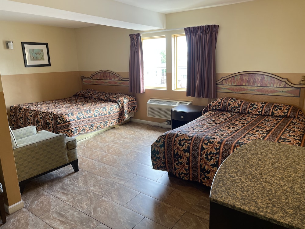 Sea Palace Inn 11/70